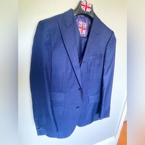 Blue large plaid 3 piece suit